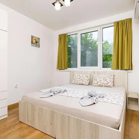 아파트 Comfy & Modern 1br Near Mall By Flat Manаger 플로브디프