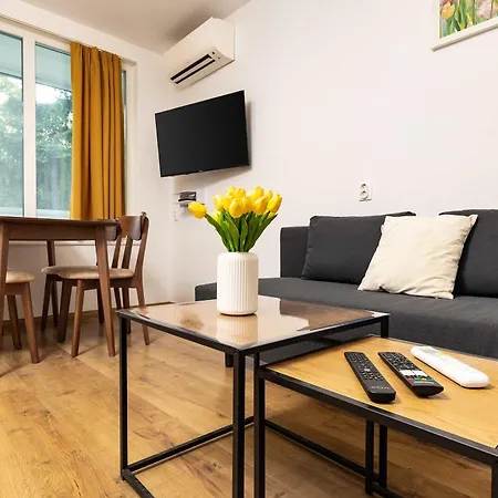 아파트 Comfy & Modern 1br Near Mall By Flat Manаger