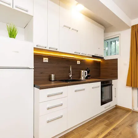 Comfy & Modern 1br Near Mall By Flat Manаger 아파트