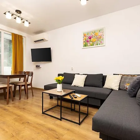 Comfy & Modern 1br Near Mall By Flat Manаger 아파트 플로브디프