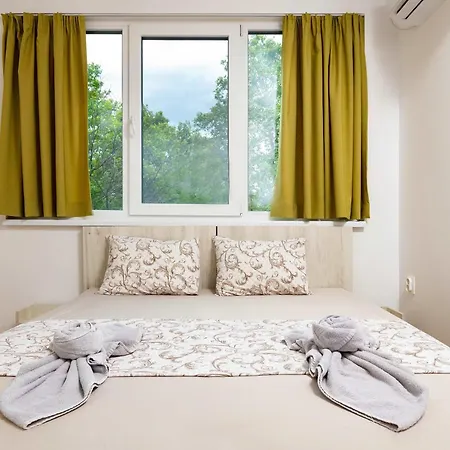 Comfy & Modern 1br Near Mall By Flat Manаger 아파트 플로브디프