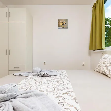 아파트 Comfy & Modern 1br Near Mall By Flat Manаger *