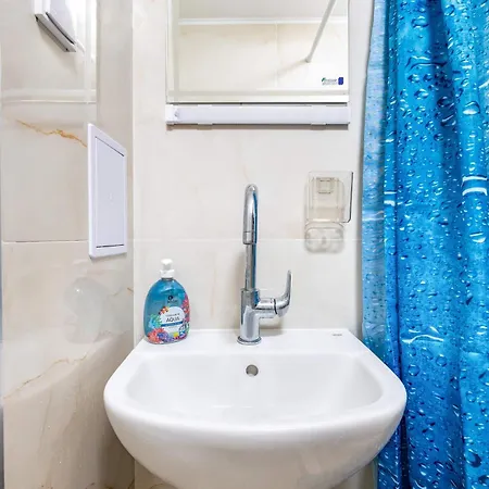 Comfy & Modern 1br Near Mall By Flat Manаger * 플로브디프