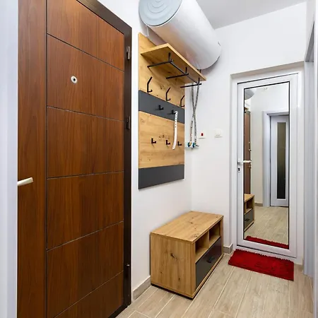 Comfy & Modern 1br Near Mall By Flat Manаger 아파트